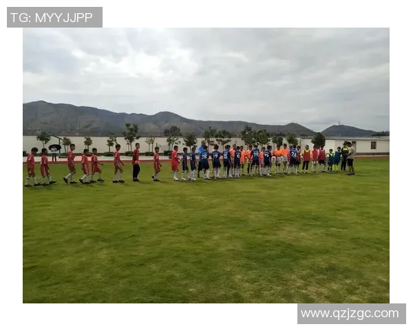 友谊赛精彩对决河床队展现足球魅力与团队精神